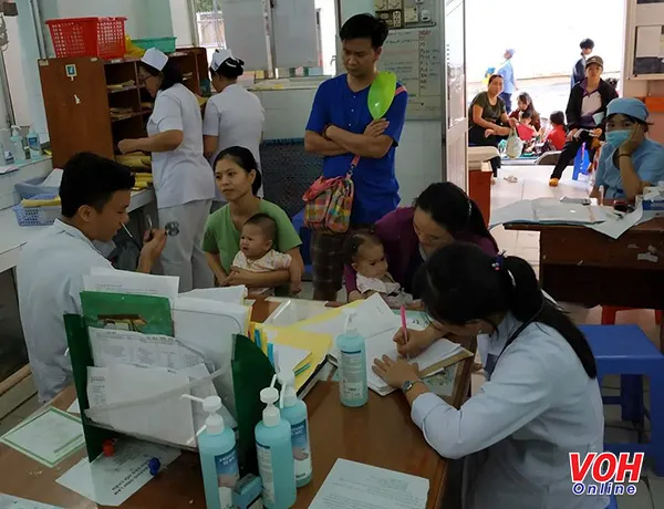 Trẻ đổ bệnh vì nắng nóng!