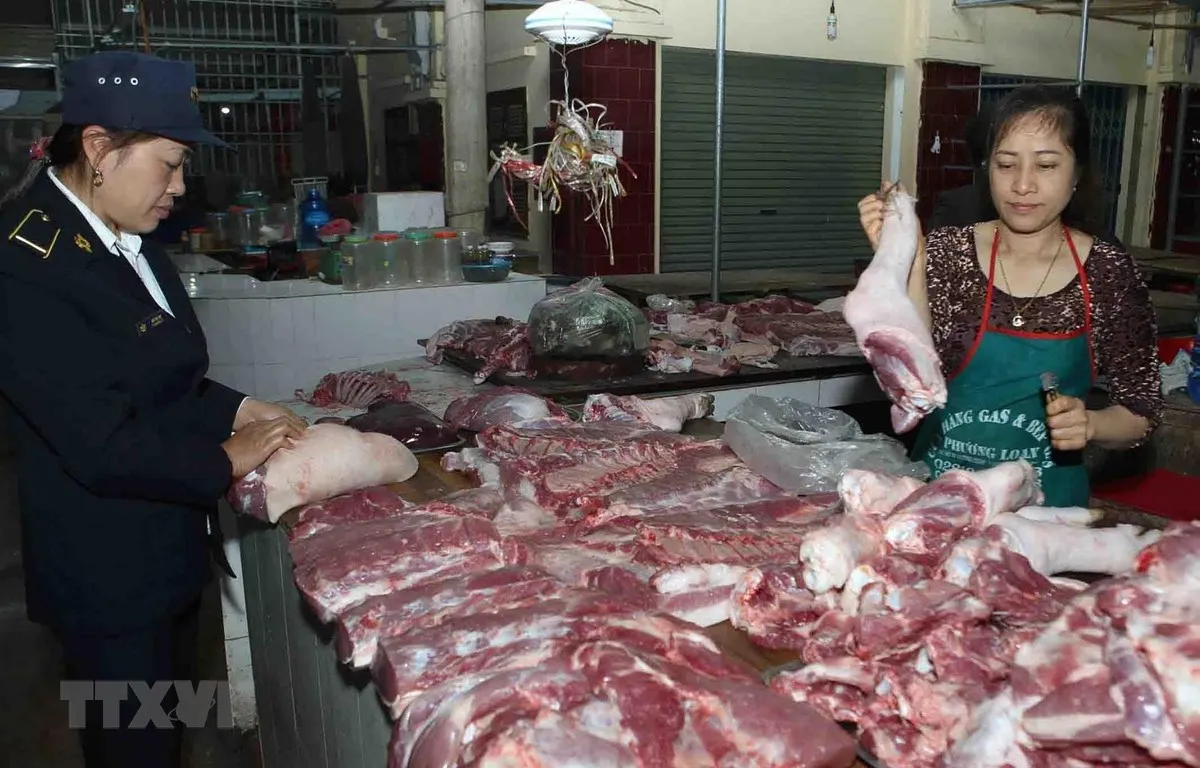 Kiểm soát dịch tả lợn châu Phi để bình ổn thị trường chăn nuôi