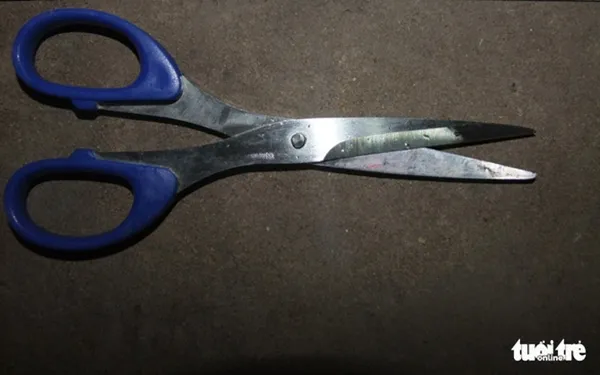 Mâu thuẫn từ việc mua thuốc lá, vợ đâm chết chồng trong đêm