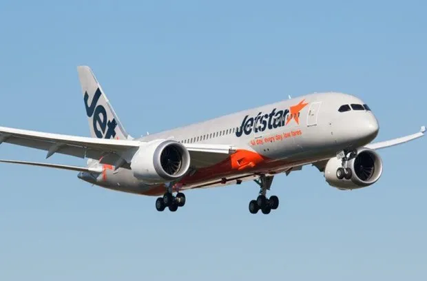 Nhật Bản: Một máy bay Boeing 787 của Jetstar Airways gặp sự cố về động cơ
