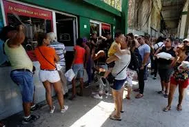 Hàng loạt đầu báo ở Cuba phải giảm kích cỡ vì thiếu giấy in