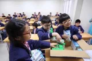 Nhiều lợi ích không ngờ, phụ huynh Hà Nội ngất ngây với Sữa học đường