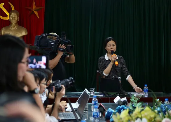 Nhà trường tạm đình chỉ 3 ngày thầy giáo nghi dâm ô với 7 học sinh nam