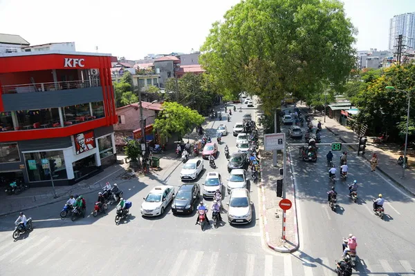 Dự báo thời tiết ngày mai 17/4: Bắc Bộ mưa rải rác, Nam Bộ vẫn nắng nóng