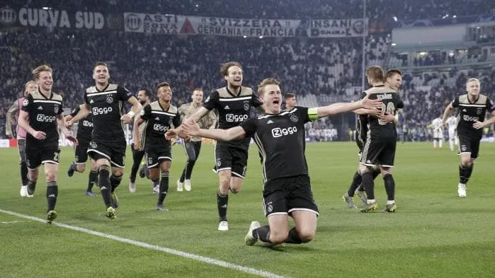 Kết quả Cup C1 đêm qua 17/4: Thắng ngược Juventus, Ajax vào bán kết - Messi giúp Barca đè bẹp MU