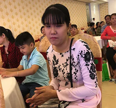 Những vầng trăng khuyết tỏa sáng