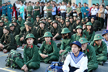 Tuyển chọn và gọi công dân nhập ngũ: Thanh niên bị mắc tật khúc xạ về mắt chiếm tỉ lệ rất cao