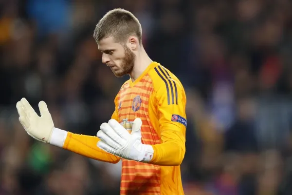 Sao Barca cảm thấy buồn cho sai lầm của De Gea