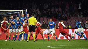 Diễn biến Napoli vs Arsenal tại Cup C2: Lacazette ghi siêu phẩm, Arsenal giành vé vào bán kết