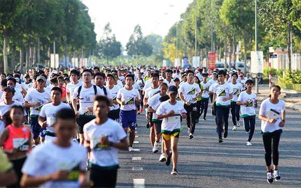 Hơn 4.000 vận động viên chạy Marathon chống biến đổi khí hậu 