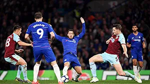 Kết quả Ngoại hạng Anh 23/4: Chelsea tạm vào Top 4