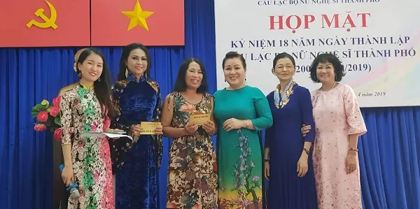CLB Nữ nghệ sĩ TPHCM mừng sinh nhật tuổi 18