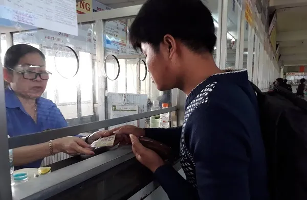 Mua vé xe dịp lễ 30/4 và 1/5 cần lưu ý gì?
