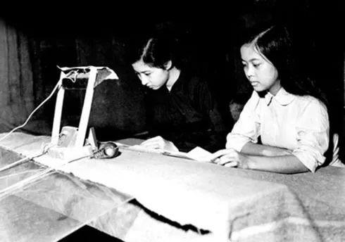 Đài, báo phát sóng, phát hành những ngày đầu TP giải phóng