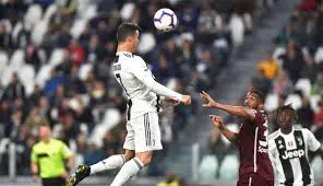 Kết quả bóng đá hôm nay 4/5: Ronaldo ghi bàn thứ 100 bằng đầu giúp Juve thoát thua