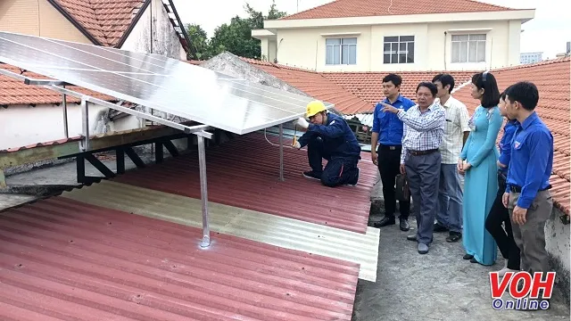 Ra quân thực hiện công trình “Chung tay sử dụng năng lượng xanh”