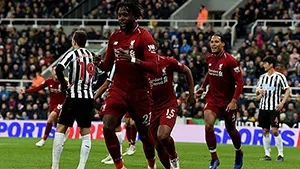 Kết quả Ngoại hạng Anh 5/5: Liverpool tái chiếm ngôi đầu sau khi thắng vòng áp chót