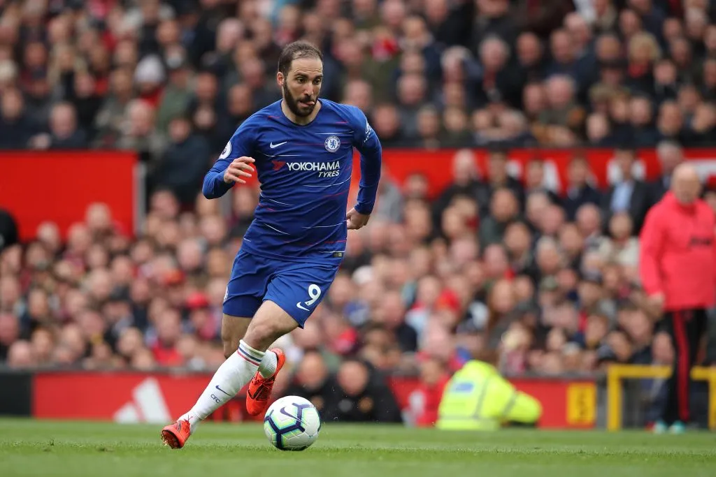 Hoàn thành mục tiêu top 4, Sarri xin Chelsea chứa chấp học trò cưng