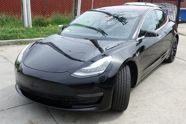 Xe ô tô điện Tesla Model 3 đầu tiên nhập khẩu về Việt Nam