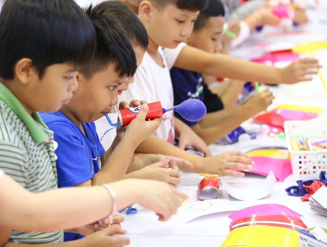 Học sinh “Đua xe theo cách của NASA” – “Balloon Car – STEAM Challenge”
