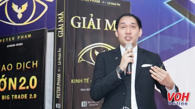 Ra mắt 2 ấn phẩm chuyên sâu về kinh tế