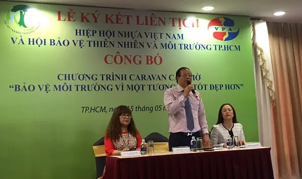 Mỗi tháng có khoảng 25.000 tấn bao xốp được tiêu thụ tại TPHCM và Hà Nội