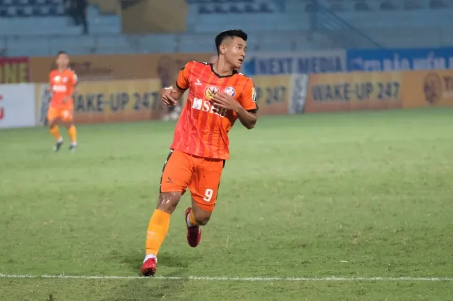 Thua Hà Nội, HLV Đà Nẵng lên tiếng bênh vực Đức Chinh