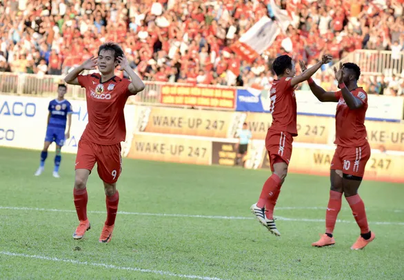 Kết quả V-League 2019 ngày 19/5: Quảng Nam rơi chiến thắng phút chót, HAGL chia điểm với Bình Dương