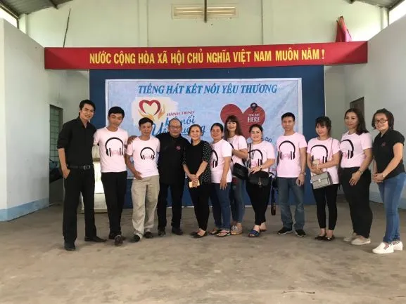 Ca sĩ Đinh Duy Chinh và câu chuyện tình yêu thương với người nghèo