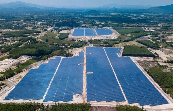 Nhà máy điện mặt trời đầu tiên tại Bình Định hòa lưới điện quốc gia