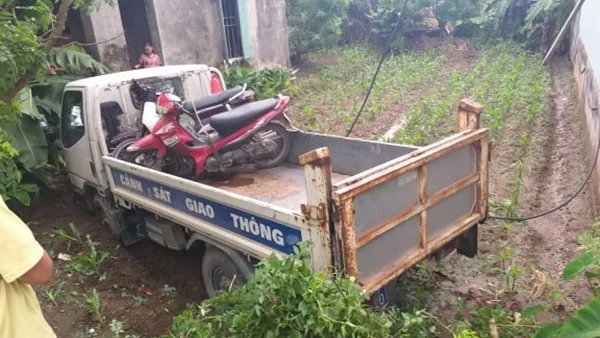 Tai nạn giao thông hôm nay 22/5/2019: Xe cảnh sát giao thông mất lái lao vào nhà dân