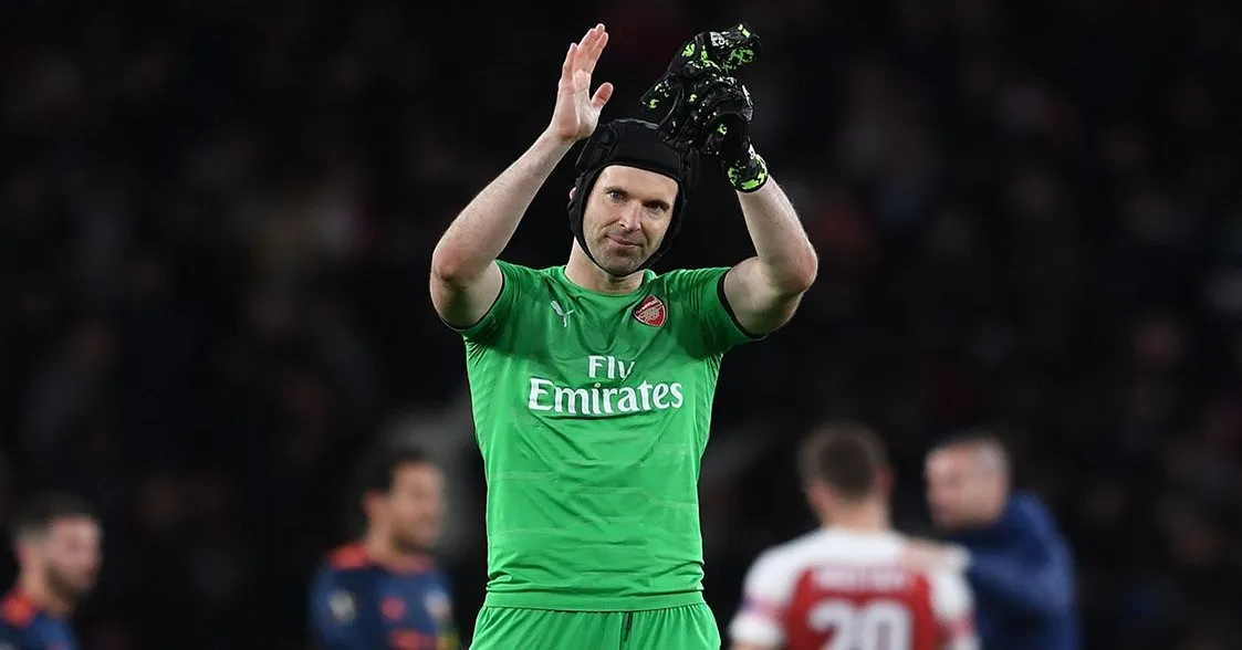 Petr Cech trấn an CĐV Arsenal về nghi vấn tơ tưởng Chelsea trước giờ G