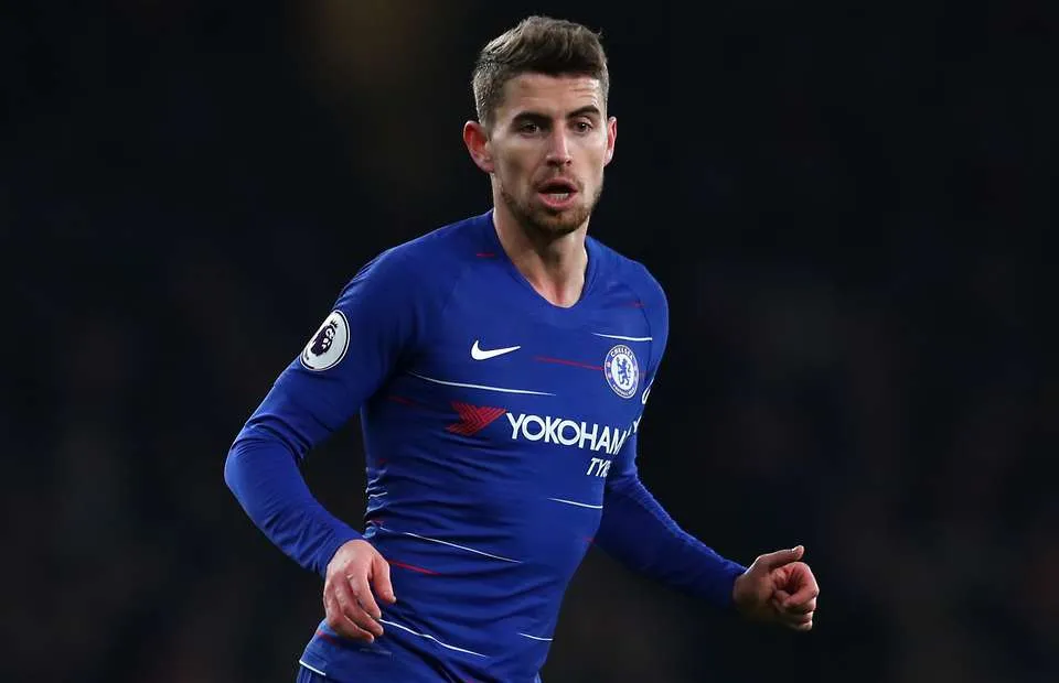 Khoác áo Chelsea được một mùa, Jorginho đã tính đường ra đi