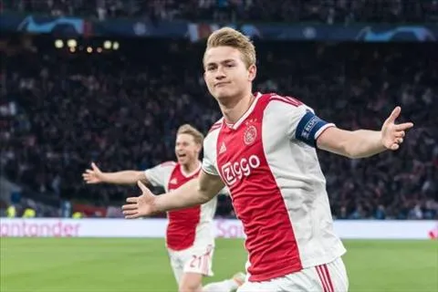 Tin chuyển nhượng 28/5: Gary Neville nói về cơ hội mua De Ligt của MU