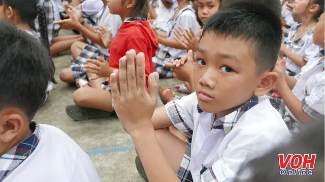 Nghiên cứu bỏ xếp hạng trong lớp