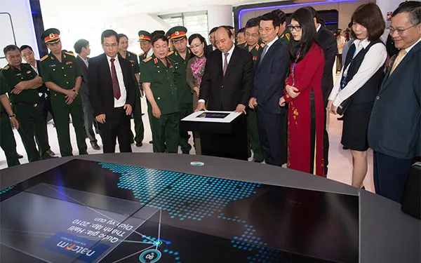 Thủ tướng Chính phủ Nguyễn Xuân Phúc: Đất nước cần nhiều doanh nghiệp như Viettel