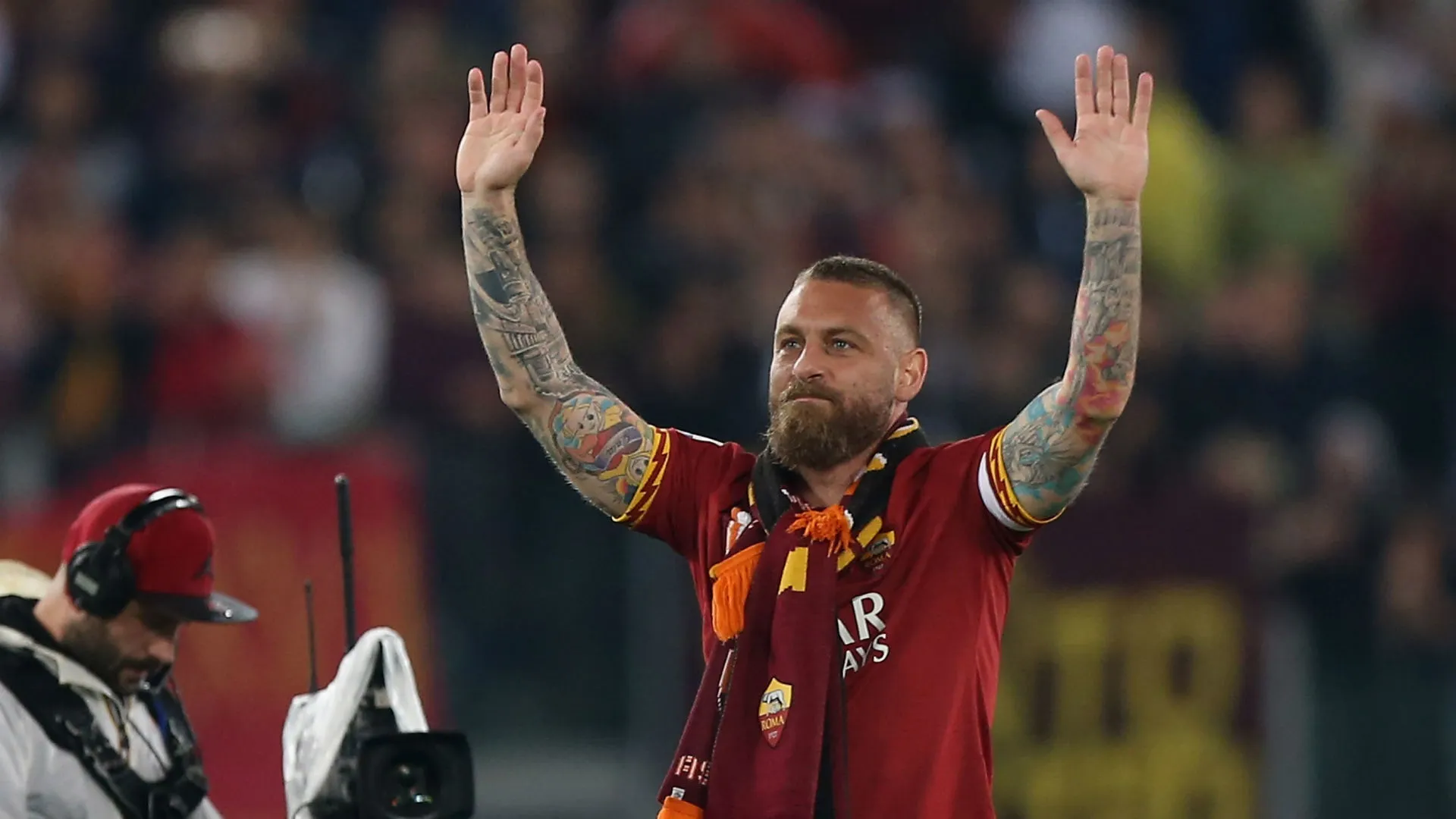 Arsenal nên chiêu mộ huyền thoại Roma