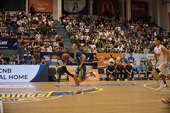 Đội bóng rổ Hochiminh City Wings thắng ngoạn mục trận derby với Saigon Heat tại VBA 2019