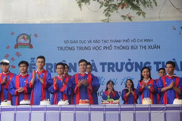 Trường THPT Bùi Thị Xuân, quận 1, tổ chức lễ “Tri ân và trưởng thành” cho học sinh lớp 12