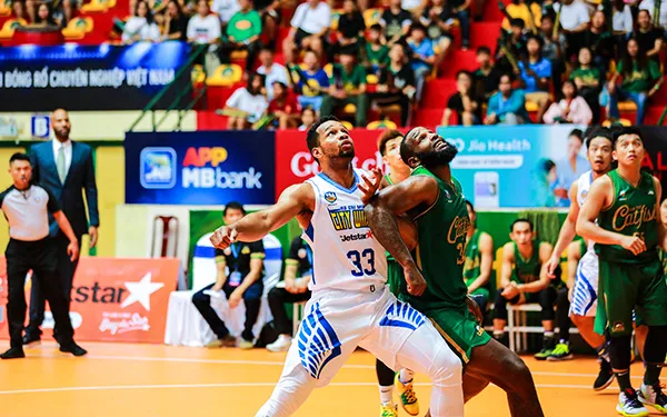 Hochiminh City Wings quật ngã đương kim vô địch VBA Cantho Catffish