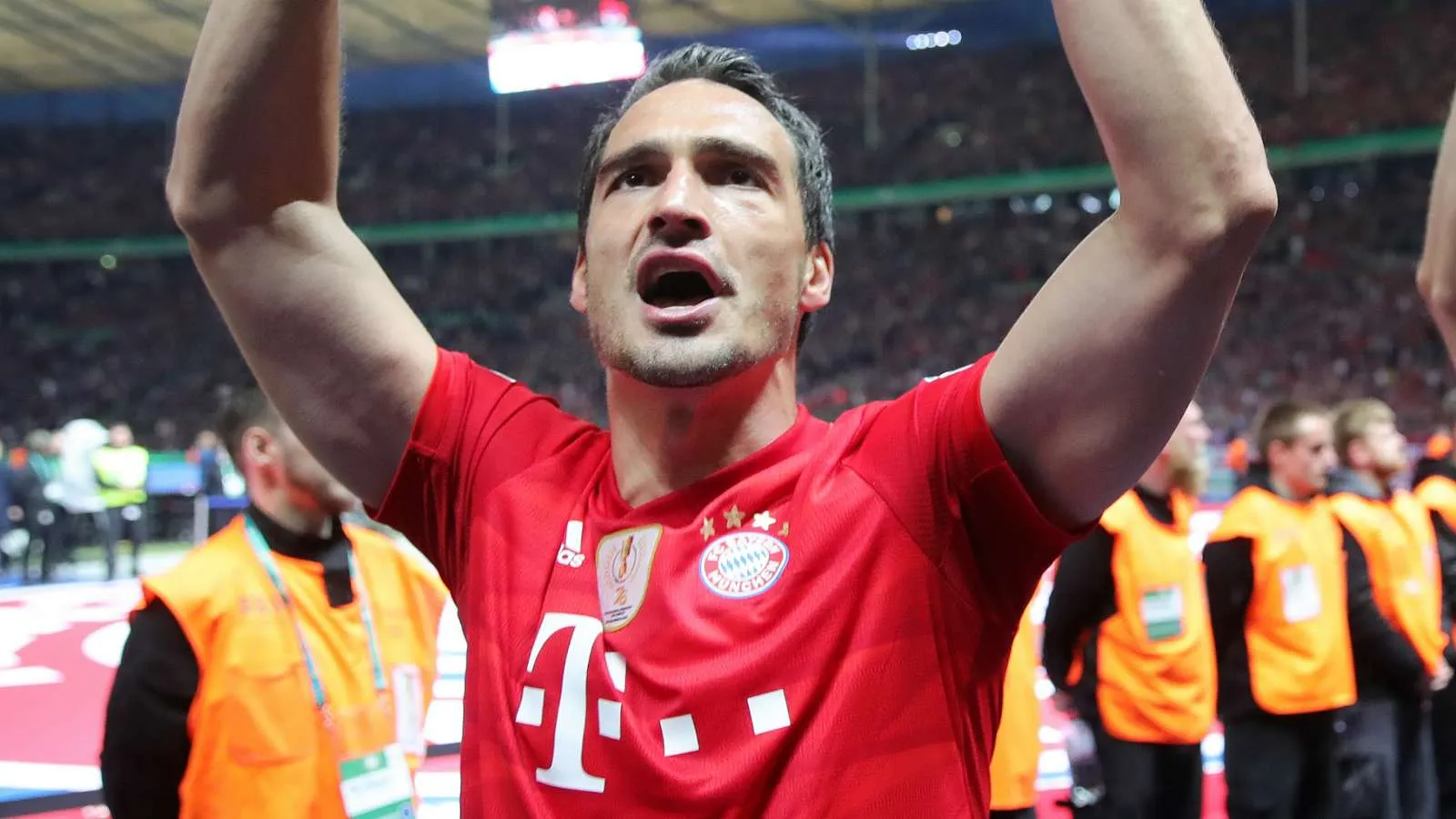 Mats Hummels chia tay Bayern Munich, trở lại Borussia Dortmund