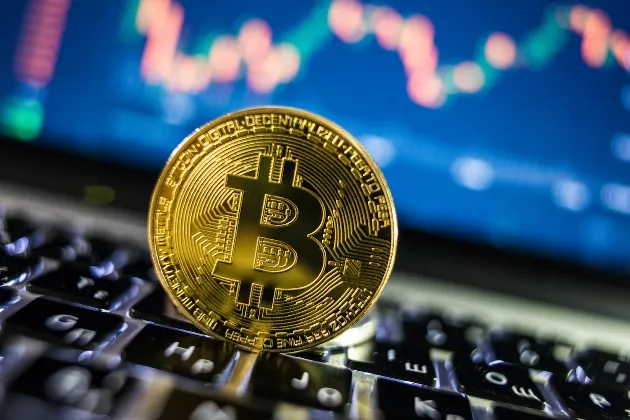 Giá Bitcoin tăng điên cuồng, vượt ngưỡng 11.000 USD