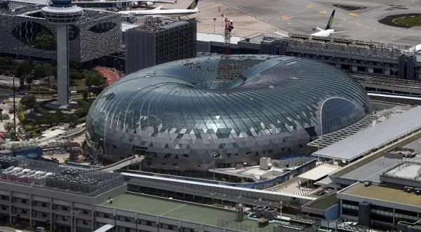 Singapore: Thiết bị bay không người lái lại làm gián đoạn hoạt động tại sân bay Changi