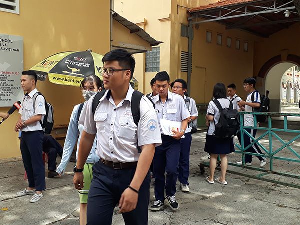 Kết thúc bài thi tổ hợp Khoa học Tự nhiên: Thí sinh than đề khó