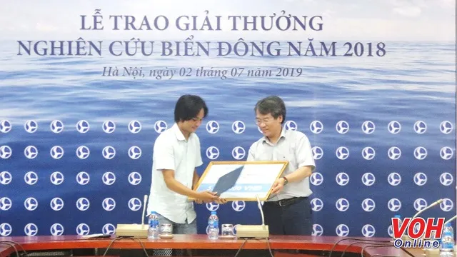 “Gieo chữ nơi đầu sóng” của VOH được trao giải xuất sắc các tác phẩm báo chí viết về Biển Đông