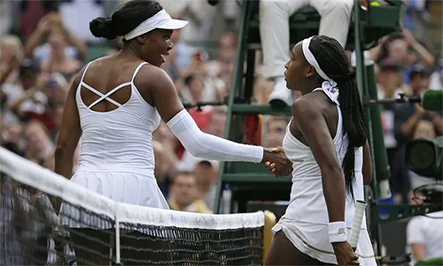 Cô bé 15 tuổi hạ gục thần tượng Venus Williams ngay trận mở màn Wimbledon 2019