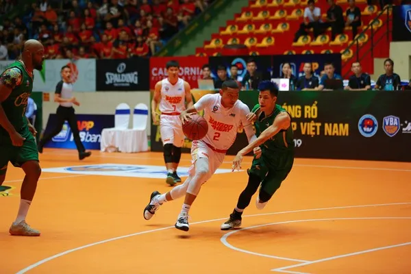 Đương kim vô địch VBA Cantho Catfish quật ngã Saigon Heat