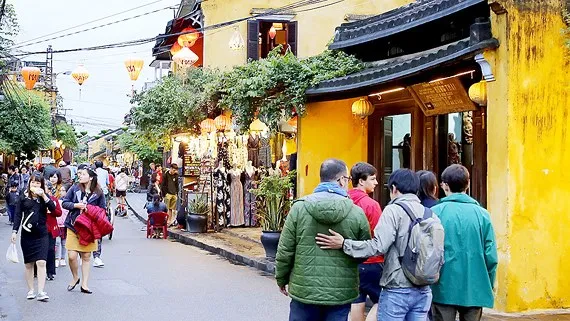 Tăng cường kiểm tra, xử lý nghiêm vi phạm trong kinh doanh du lịch