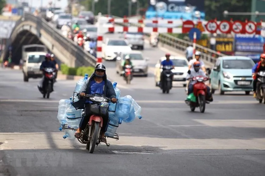 Dự báo thời tiết hôm nay 8/7: Bắc Bộ và Trung Bộ tiếp tục nắng nóng - Nam bộ mưa rào