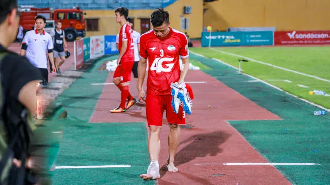 Quế Ngọc Hải băng kín chân sau trận thắng nhọc của CLB Viettel